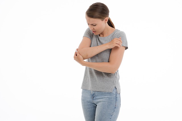 woman with elbow pain